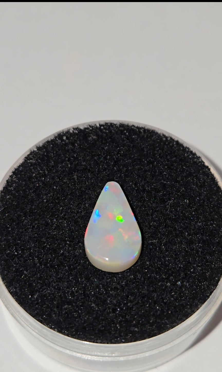Natural, Australian, Coober Pedy Crystal Opal, Flagstone Pattern (2.26 Carats)